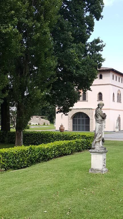 Tenuta Il Tenchio Hotel Lacchiarella Exterior foto